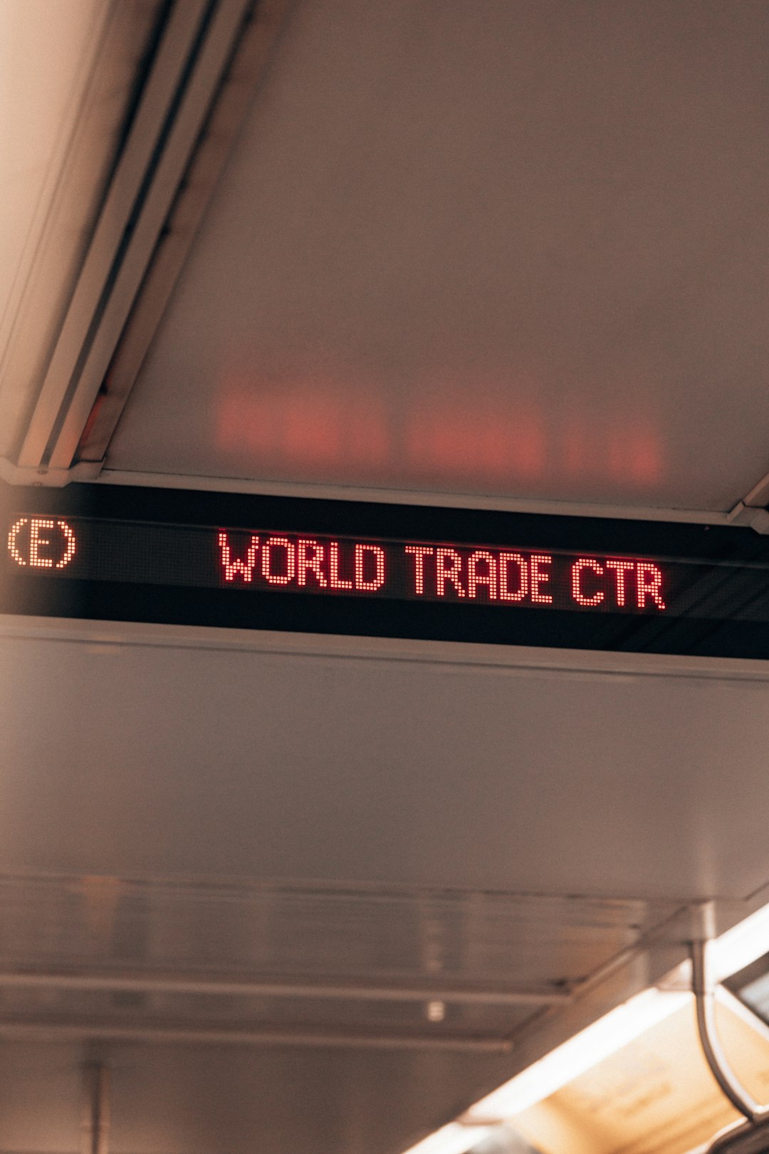 a-red-sign-that-says-world-trade-ctr-srymft0ghfg